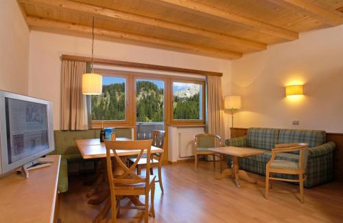 Selva di Val Gardena Apartment | Residence Villa Funtanes