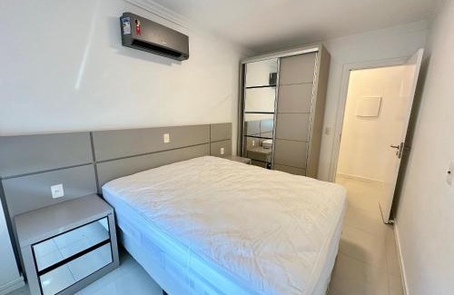 Quatro Ilhas Apartment | Residencial Ilha do Arvoredo - Praia de 4 Ilhas, próximo ao mar.