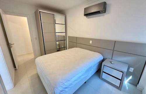 Quatro Ilhas Apartment | Residencial Ilha do Arvoredo - Praia de 4 Ilhas, próximo ao mar.