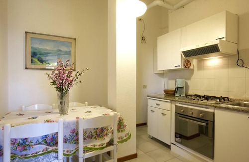 Porto Valtravaglia Apartment | Residential unit with approx. 1,300 m² well-kept garden plot