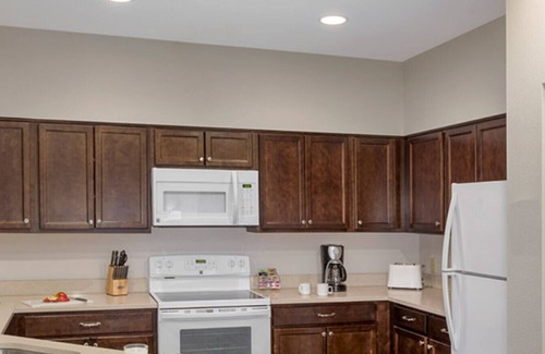 West Yellowstone Condo | Resort 1BD condo 1 block from Yellowstone gates with resort amenities