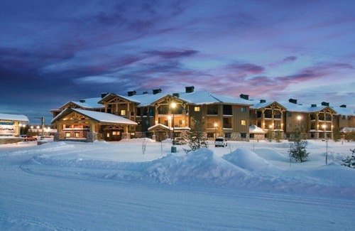 West Yellowstone Condo | Resort 1BD condo 1 block from Yellowstone gates with resort amenities