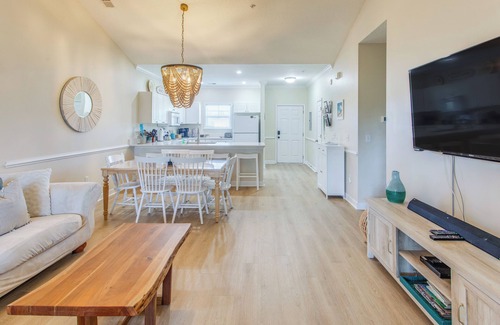North Myrtle Beach Condo | Resort Condo w/Pool Access Near Barefoot Landing!