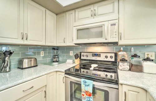 Bradenton Beach Apartment | Resort Condo with Beach Access on Anna Maria Island!