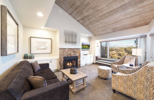 Redmond Cabin | Resort Getaway | 3 Units w/Pool, Spa & Free Parking