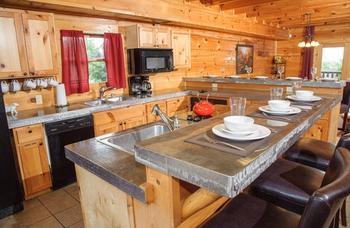 Sevierville House | Resort Pool, 7 King Suites, 18-Seat Theater, Arcade Games, Hot Tub, Billiards