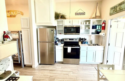 Corpus Christi Condo | Resort poolside condo, walk to beach! Fishing, splashpad, & pickle ball! Pets ok