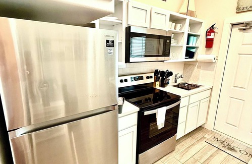 Corpus Christi Condo | Resort poolside condo, walk to beach! Fishing, splashpad, & pickle ball! Pets ok
