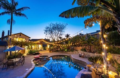 Encinitas House | Resort style back yard heated pool and spa