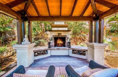 Encinitas House | Resort style back yard heated pool and spa