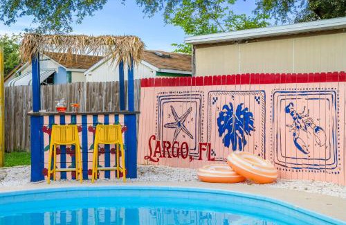 Largo House | Resort Style Backyard Tiki Bar Pool Hot Tub