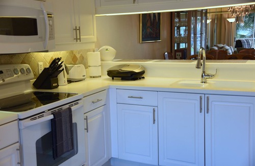 Naples Condo | Resort-style condo - close to great beaches and downtown Naples.