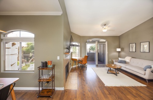 La Camarilla Condo | Resort Style Condo in Scottsdale 8mi to Old Town
