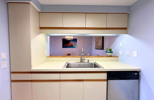 Barnstable County Condo | Resort Style Condo w/Exclusive Amenities: Private Beach, Saltwater Pool & More!