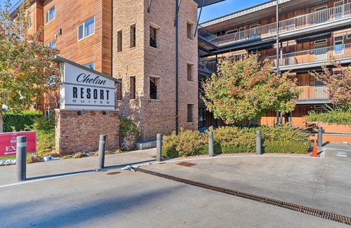 Chelan Apartment | Resort-style Condo w/Lake Chelan & Mtn Views