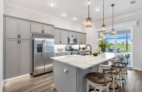 Leesburg House | Resort Style Home in The Villages, FL - Golf & Waterfront Pool Home in Florida