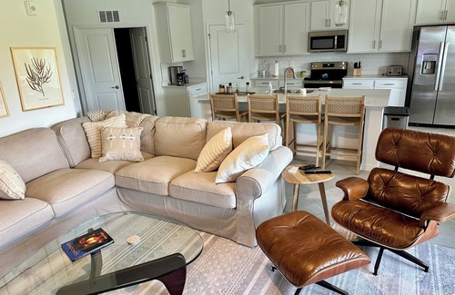 Venice Condo | Resort-Style Living! Brand new condo with 2 Golf Memberships, Pool, Tiki Bar