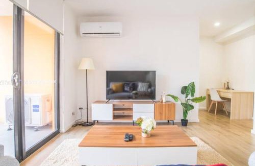 Bonnyrigg Apartment | Resort style one bedroom APT near Glof club