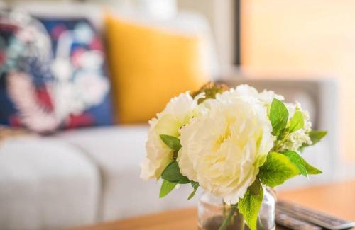 Bonnyrigg Apartment | Resort style one bedroom APT near Glof club