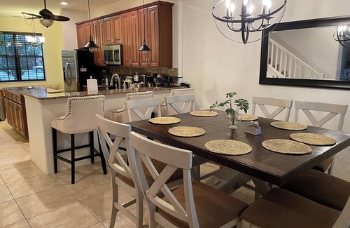 Biggar House | RESORT STYLE POOLS, TIKI BAR, TENNIS COURTS, MOVIE THEATER, GYM & MORE!