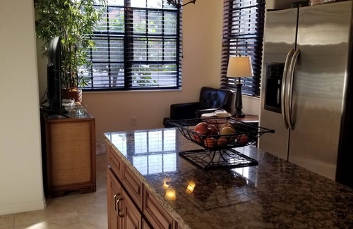 Biggar House | RESORT STYLE POOLS, TIKI BAR, TENNIS COURTS, MOVIE THEATER, GYM & MORE!