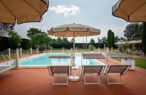Borgo Montone House | Resort Tenuta La Rotta - Rooms & Pool
