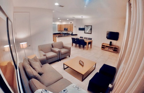 Kissimmee House | Resort Townhouse 2BR 2.5BA 5 mi from Disney World❣