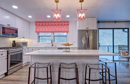Tiger House | Rest Ashored - Fantastic Lake Burton home 250 yard walk/ride to lake &