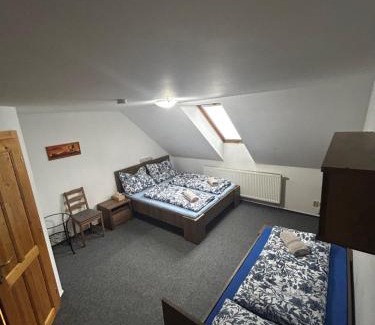 Klasterec nad Orlici House | Restaurace a penzion Na Stráni