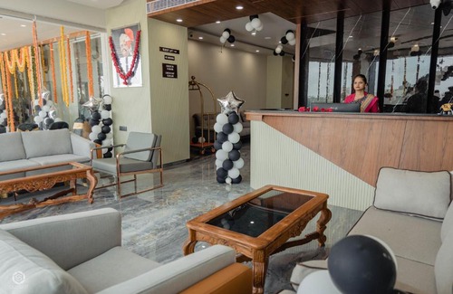 Rajkot Hotel | Rester Select the Black Stone