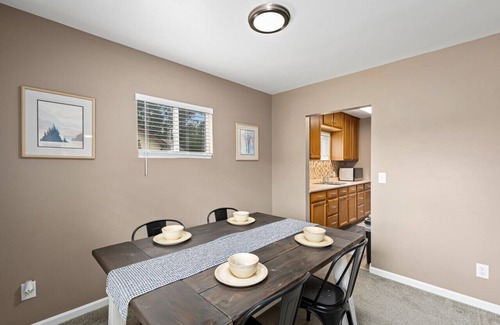 Central - Terry House | Restful single bedroom getaway