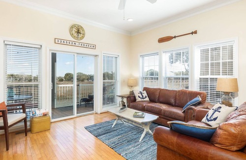 Waters Edge House | *Resting Beach Place* Waters Edge - Close to Everything on Folly