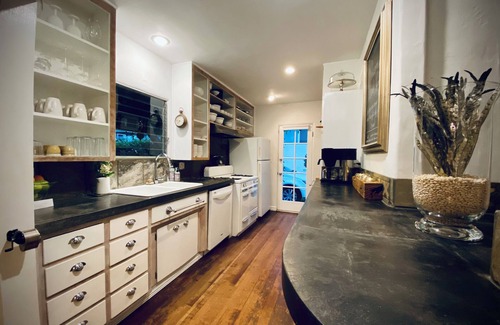 San Clemente Cottage | Restored Historic SC Beach Cottage…WALK EVERYWHERE (Town, Beach, Pier, Surfing)