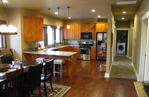Ogden House | Restored Jefferson Bungalow In The Heart Of The Historic District
