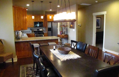 Ogden House | Restored Jefferson Bungalow In The Heart Of The Historic District