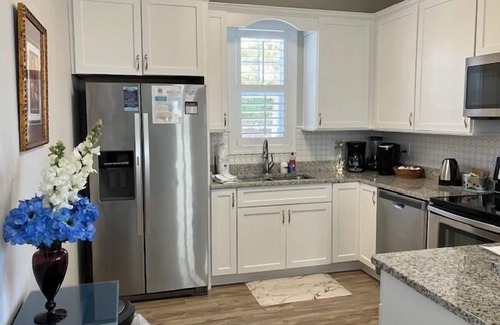 North Myrtle Beach Cottage | Retreat #2209 - Adorable Cottage in Barefoot Resort