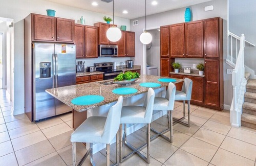 Davenport House | Retreat 5 Bed Townhouse screened Private Pool