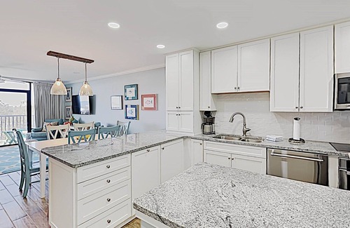North Litchfield Beach Condo | Retreat 514 - 2nd Row, Great View, Pool, Ocean!