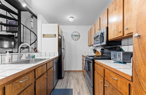 Kings Beach Condo | Retreat Close to Northstar Resort, 2 Decks, Streaming TV & Movie Collection