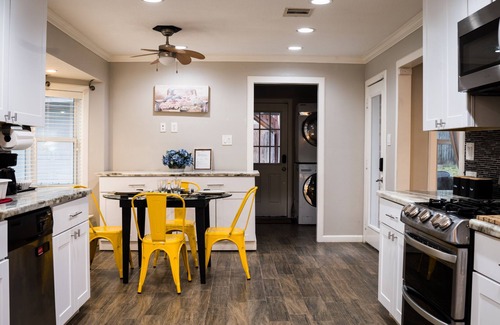Klein House | Retreat in the woods!