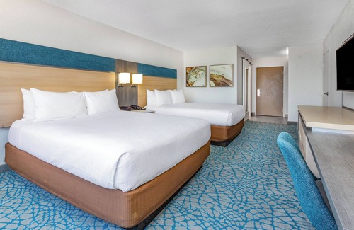 Florida Central Atlantic Coast Hotel | Retreat & Reconnect! Relaxing Room | Onsite Pool