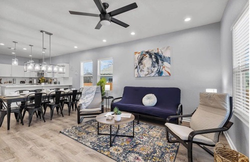 Denver Heights Cottage | Retreat to a Brand-new Downtown Home 4br/3ba!