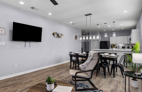 Denver Heights House | Retreat to a Brand-New Downtown Home 4BR/3BA!
