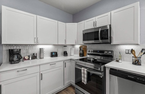 Denver Heights House | Retreat to a Brand-New Downtown Home 4BR/3BA!