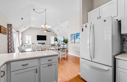 Corolla House | Retreat with private pool, hot tub-close to beach!