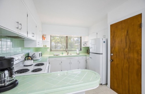 Ringling Park House | Retro Beach House Walking Distance to Downtown