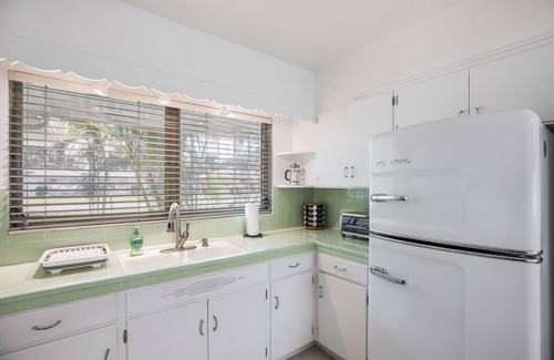 Ringling Park House | Retro Beach House Walking Distance to Downtown