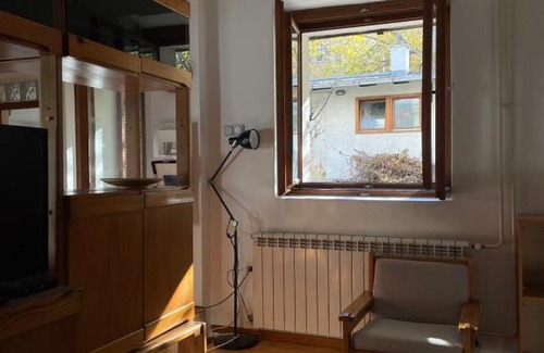 Vracar Apartment | Retro House with garden in City Center