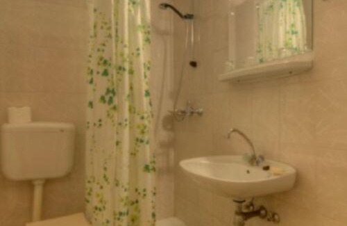 Balatonlelle Bed & Breakfast | Retro Nádas Vendégház