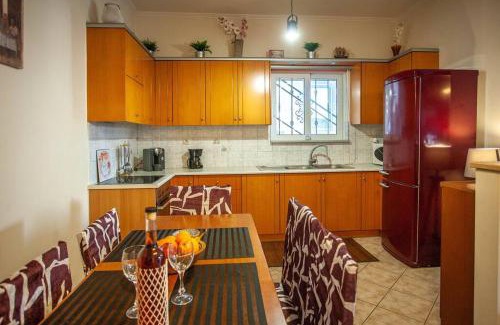 Daratsos House | Retro seaside resort